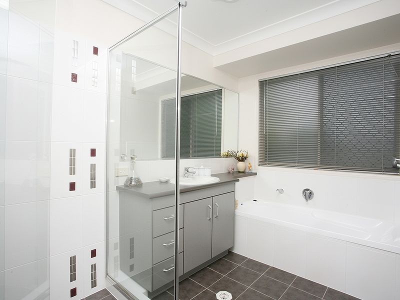 8 Trisha Close, Victoria Point QLD 4165