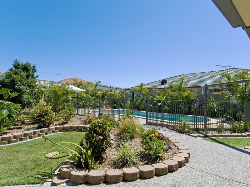 8 Trisha Close, Victoria Point QLD 4165