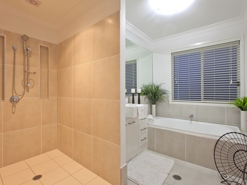 12 Morris Street, Ormiston QLD 4160