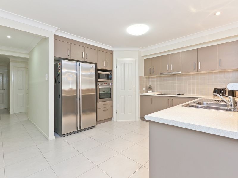 41 Emperor Drive, Redland Bay QLD 4165