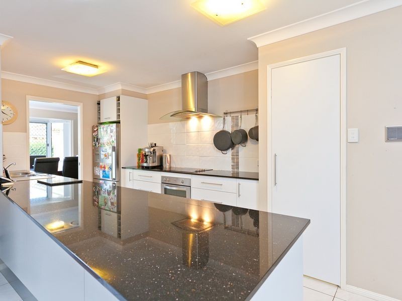 7 Chesterfield Crescent, Wellington Point QLD 4160
