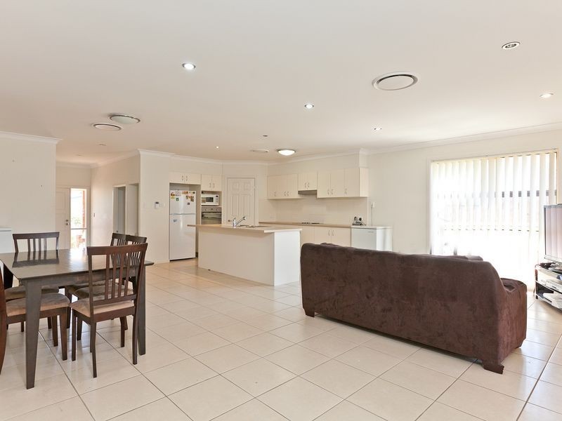 4 Shearwater Street, Cleveland QLD 4163