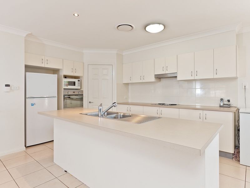 4 Shearwater Street, Cleveland QLD 4163