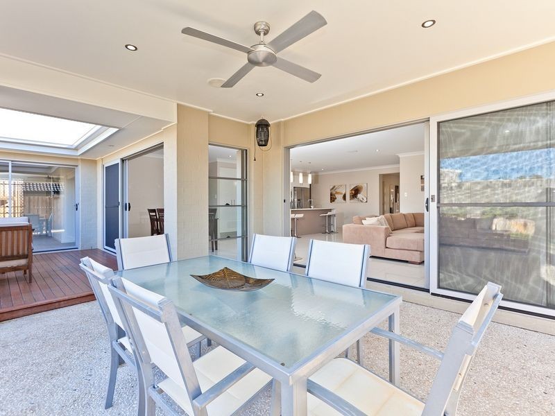 10 Sapium Road, Redland Bay QLD 4165