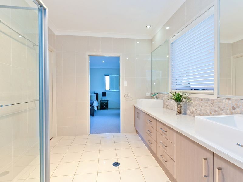 10 Sapium Road, Redland Bay QLD 4165