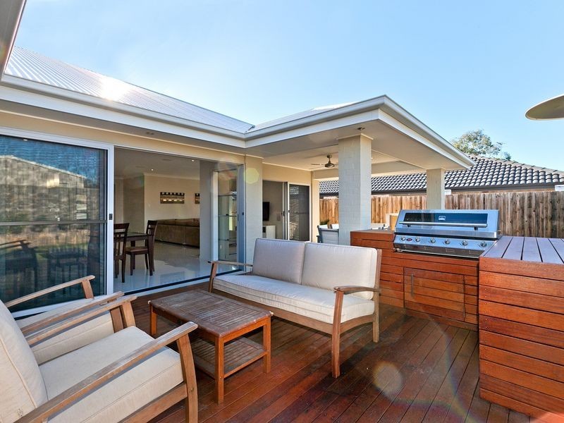 10 Sapium Road, Redland Bay QLD 4165
