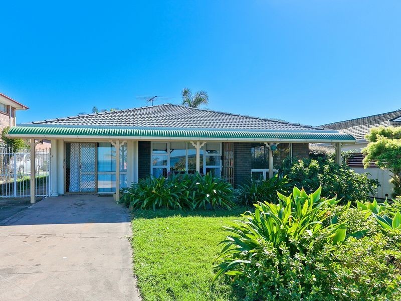 8 Waterfront Easement, Redland Bay QLD 4165