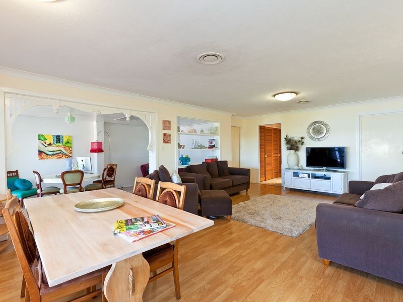 8 Waterfront Easement, Redland Bay QLD 4165