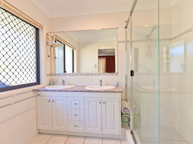 7 Plantation Place, Wellington Point QLD 4160
