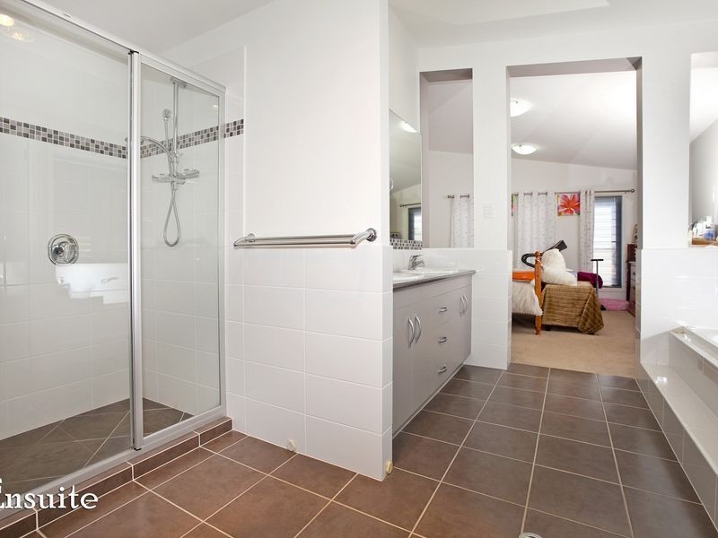 25 Douro Road, Wellington Point QLD 4160