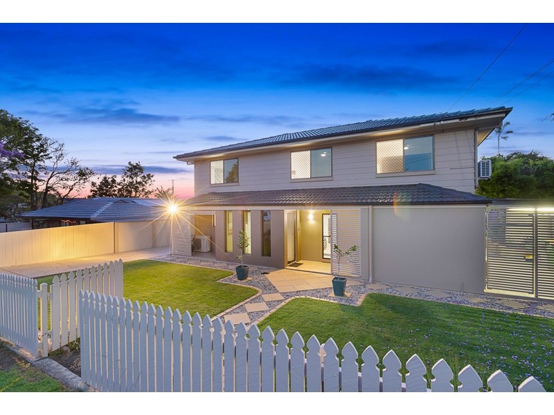 2 Lindon Street, Birkdale QLD 4159