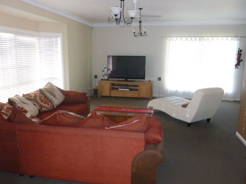 18 Lorikeet Drive, Thornlands QLD 4164