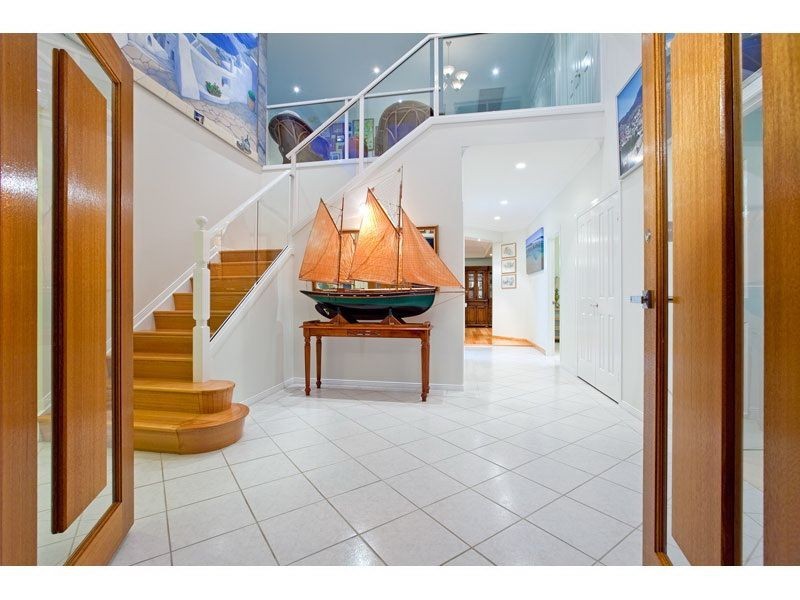 7 Carling Court, Raby Bay QLD 4163