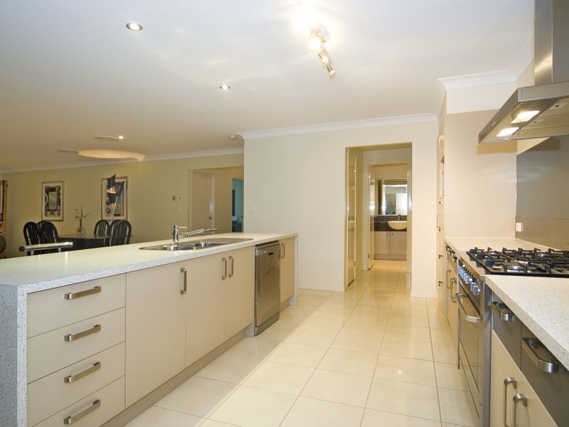 24 Waterville Drive, Thornlands QLD 4164