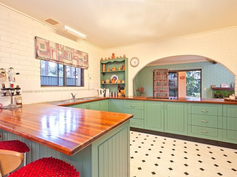 11 Oak Street, Ormiston QLD 4160