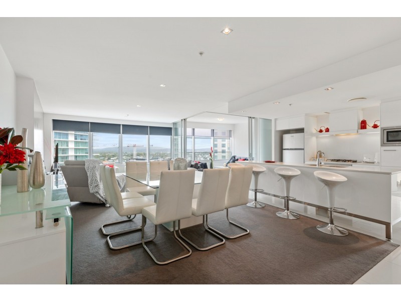 1109/9 Hamilton Avenue, Surfers Paradise QLD 4217