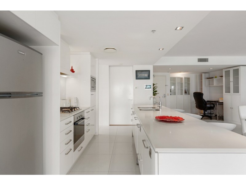 1109/9 Hamilton Avenue, Surfers Paradise QLD 4217