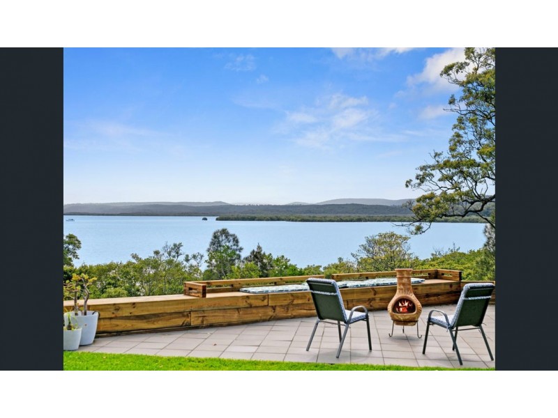 17 Bay Drive, Russell Island QLD 4184