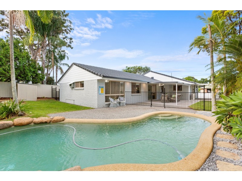 16 Tulloch Drive, Wellington Point QLD 4160