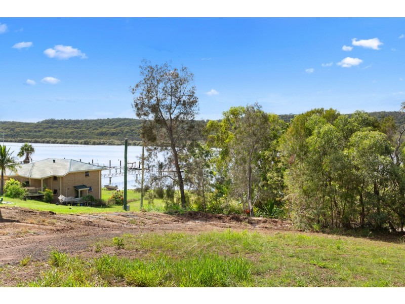 74 Wahine Drive, Russell Island QLD 4184