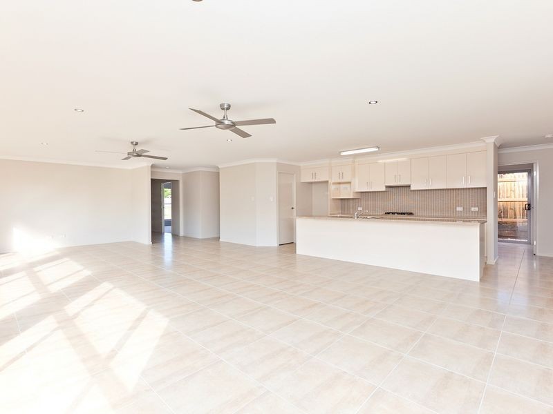 27 Parkgrove Street, Birkdale QLD 4159
