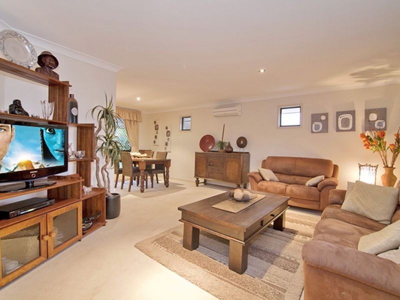 42 Trafalgar Vale Avenue, Wellington Point QLD 4160