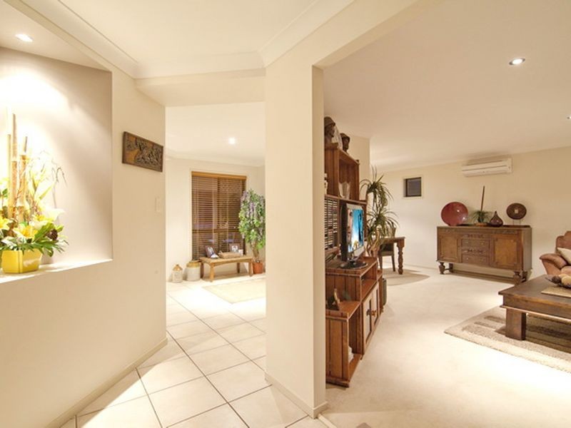 42 Trafalgar Vale Avenue, Wellington Point QLD 4160