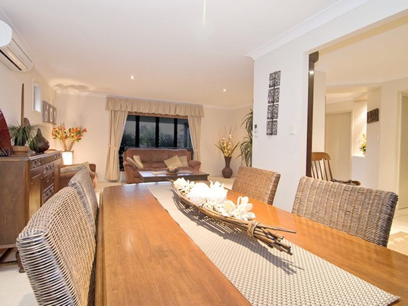 42 Trafalgar Vale Avenue, Wellington Point QLD 4160