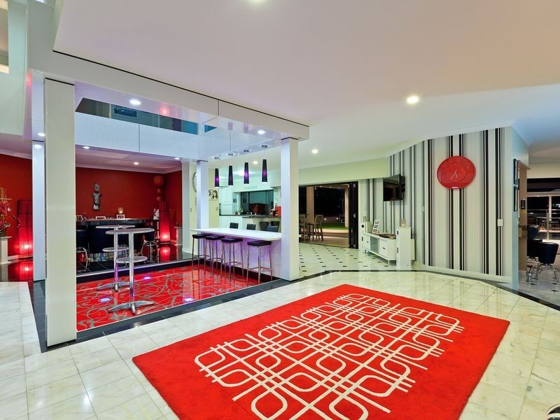 8 Sommersea Drive, Raby Bay QLD 4163