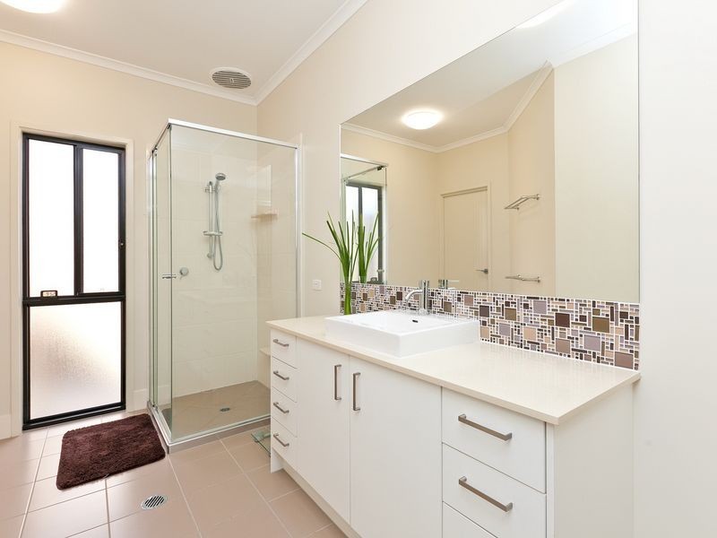 33 Ronnie Street, Cleveland QLD 4163