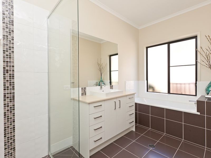 33 Ronnie Street, Cleveland QLD 4163