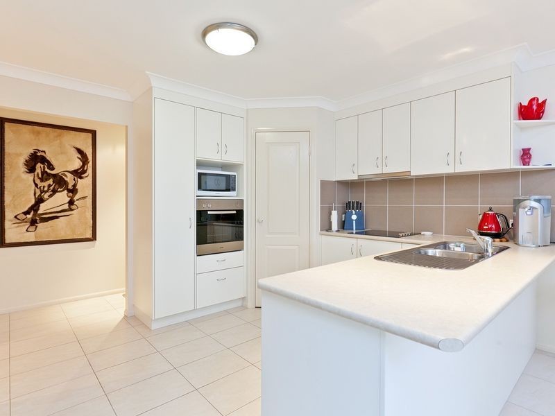 10 Scampi Place, Redland Bay QLD 4165