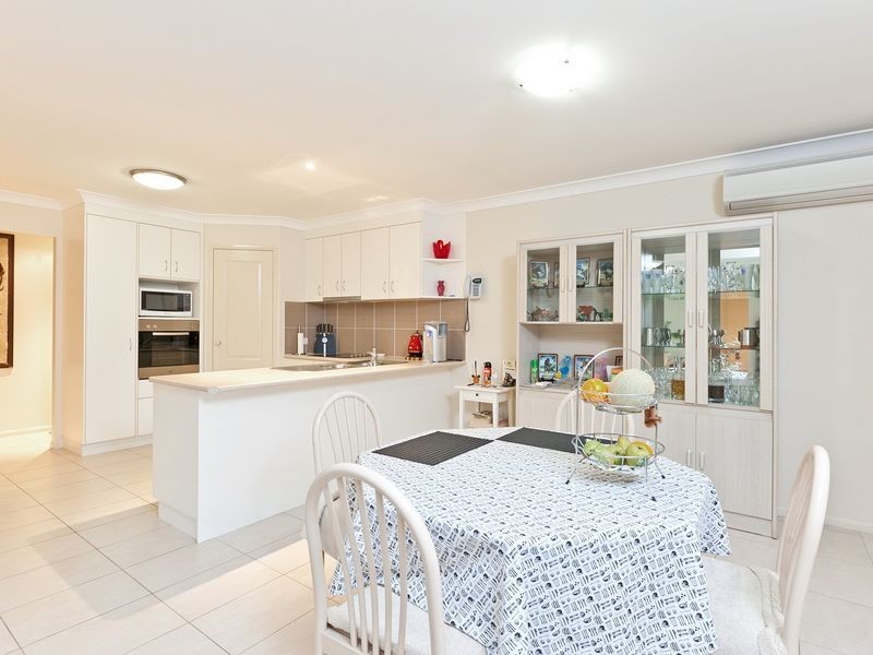 10 Scampi Place, Redland Bay QLD 4165