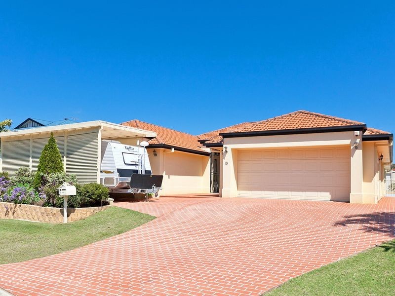 18 Pedwell Place, Birkdale QLD 4159