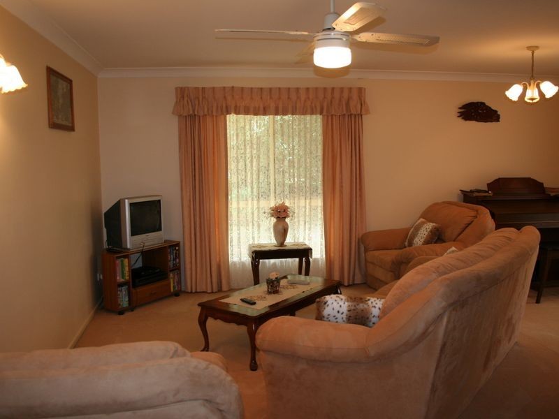 9 Montgomery Drive, Wellington Point QLD 4160