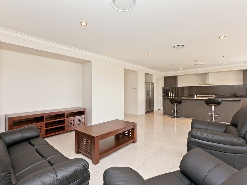 6 Sundown Place, Jacobs Well QLD 4208