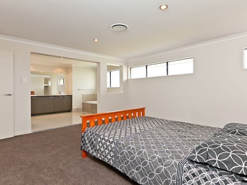 6 Sundown Place, Jacobs Well QLD 4208