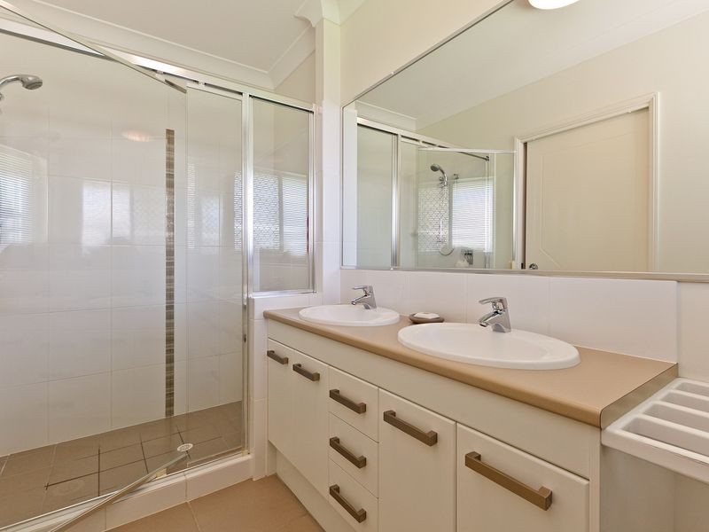 12 Gilchrist Street, Wellington Point QLD 4160