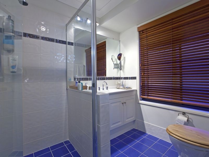 18 Trafalgar Vale Avenue, Wellington Point QLD 4160