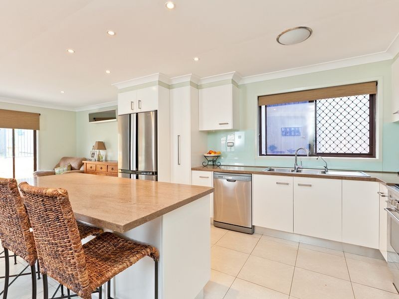 19 Sylvania Street, Wellington Point QLD 4160