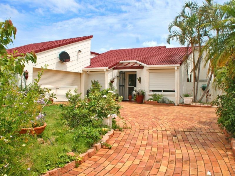 32 Anchorage Drive, Raby Bay QLD 4163