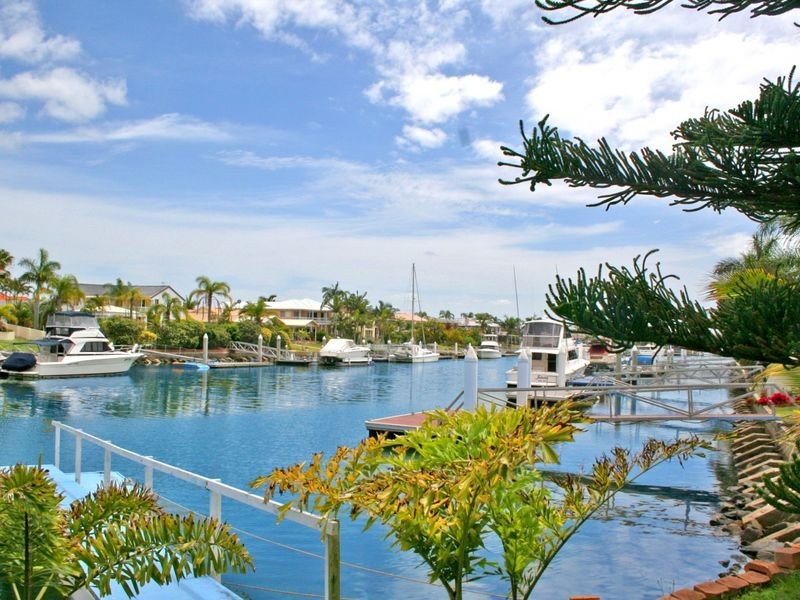 32 Anchorage Drive, Raby Bay QLD 4163