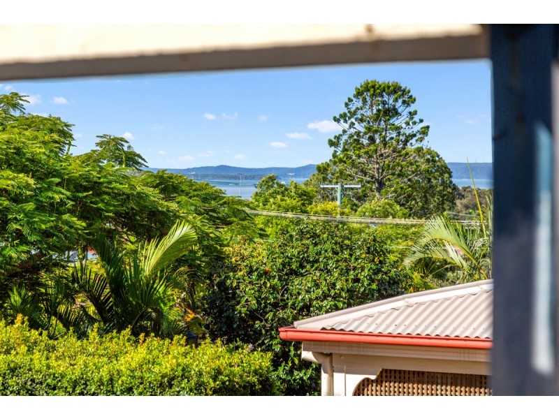 84 Beach Street, Cleveland QLD 4163