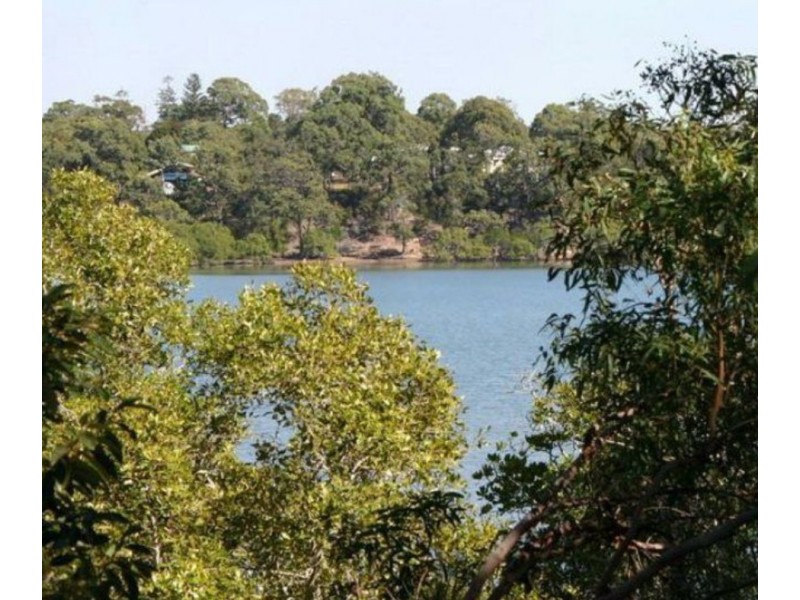 26 Calm Waters Crescent, Macleay Island QLD 4184