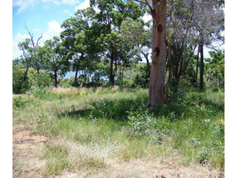 26 Calm Waters Crescent, Macleay Island QLD 4184