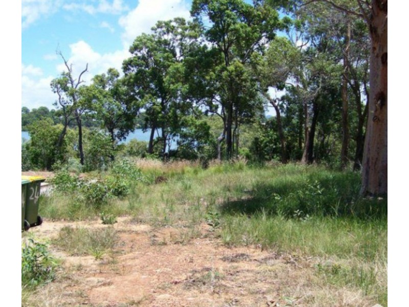 26 Calm Waters Crescent, Macleay Island QLD 4184