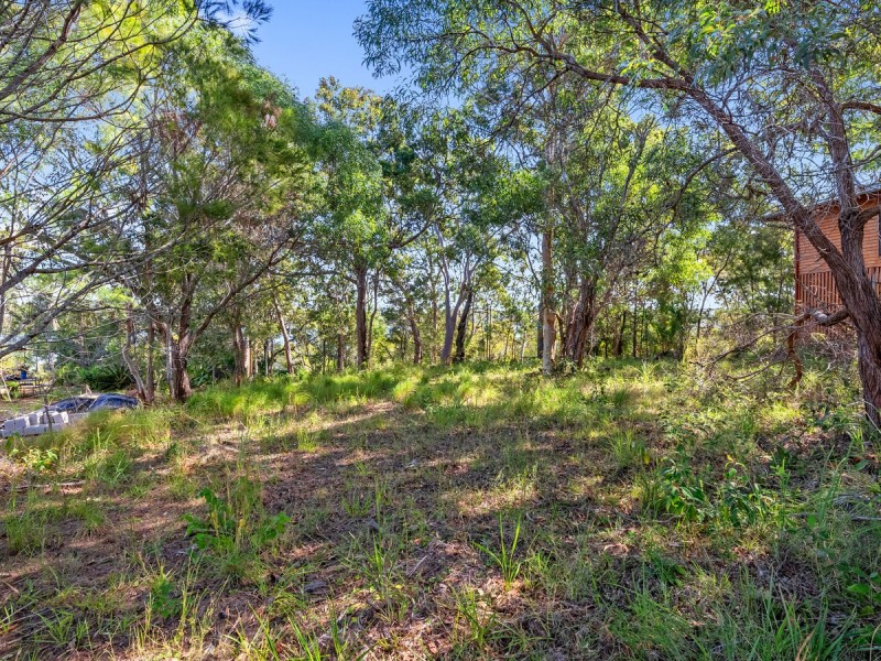 26 Calm Waters Crescent, Macleay Island QLD 4184