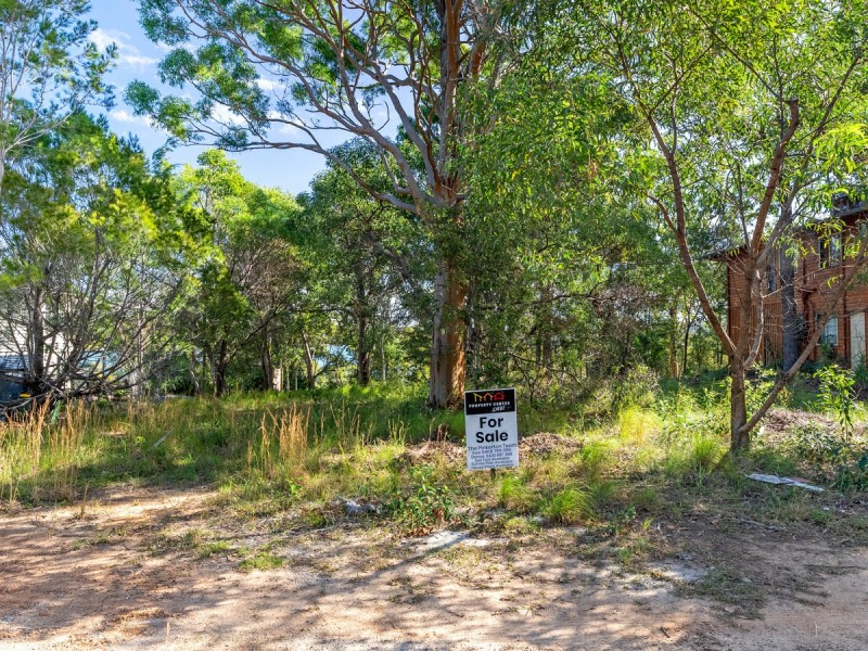 26 Calm Waters Crescent, Macleay Island QLD 4184