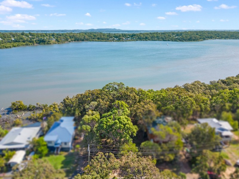 26 Calm Waters Crescent, Macleay Island QLD 4184
