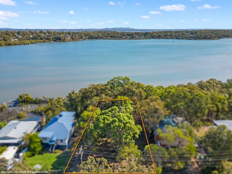 26 Calm Waters Crescent, Macleay Island QLD 4184